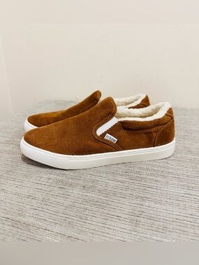 J Crew Womens Corduroy Slip On Faux Shearling Lined Shoes Brown Size 9,5